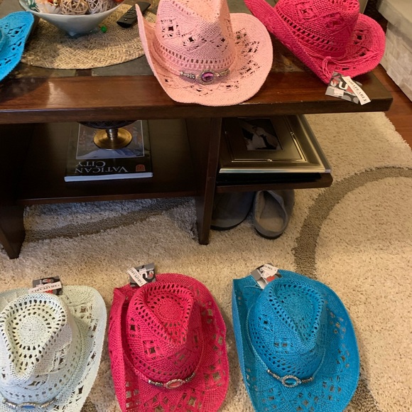 9 Cowboy / party hats - Picture 3 of 7